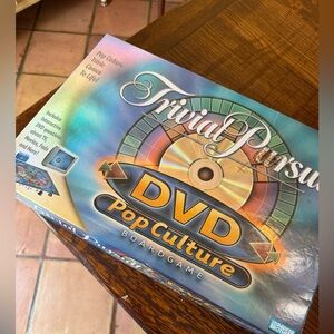 Hasbro Trivial Pursuit DVD Pop Culture Game